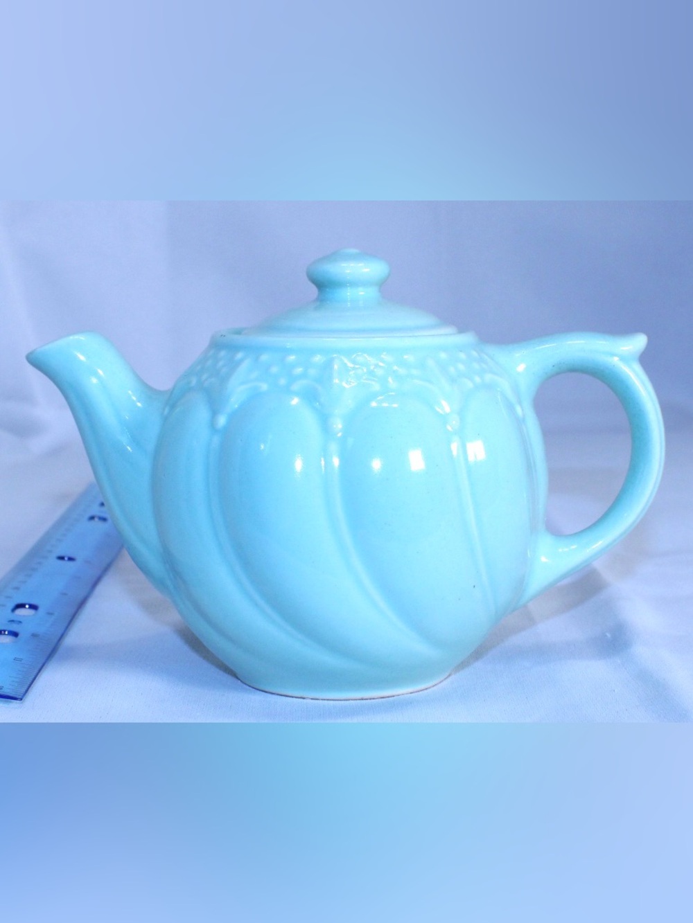 Light Blue. Tiffany Blue. Turquoise. Fluer De Lis Embossed Teapot +Matching Lid